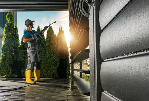 Best Pool Deck Cleaning  in Glenville, CT